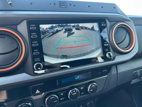Used 2022 Toyota Tacoma TRD Off-Road AWD/4WD image 17