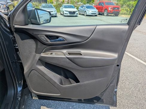 Used 2023 Chevrolet Equinox LT image 25