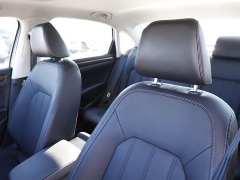 Used 2020 Volkswagen Passat 2.0T SEL image 11