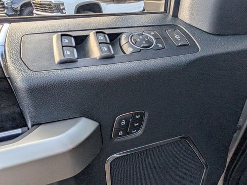 Used 2022 Ford F250 Lariat w/ Black Appearance Package image 29