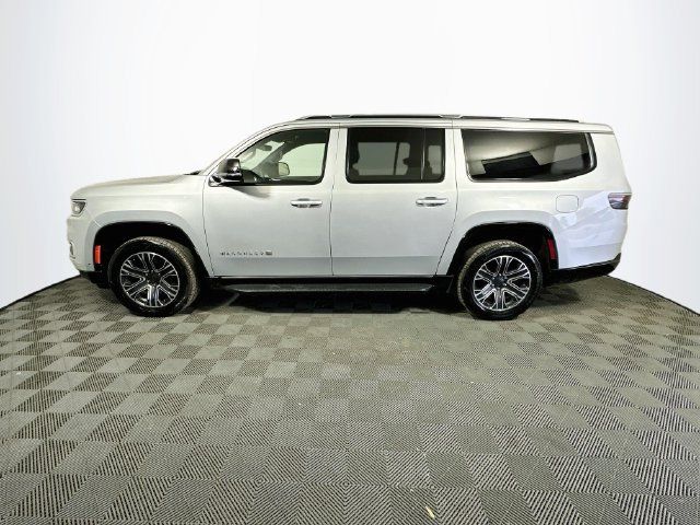 Used 2024 Jeep Wagoneer L Series II w/ Flexible Seating Group RWD image 5