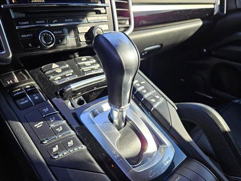 Used 2016 Porsche Cayenne S image 14