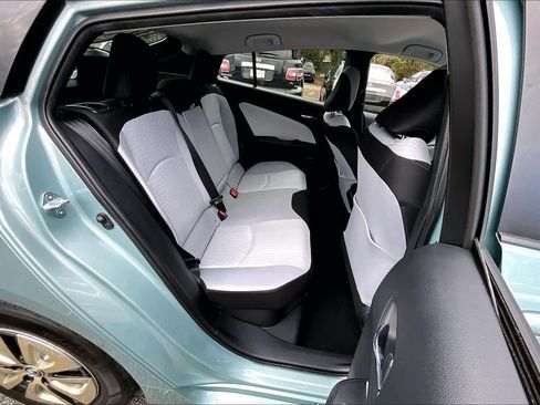 Used 2018 Toyota Prius Two image 18
