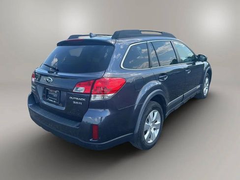 Used 2011 Subaru Outback 3.6R Limited w/ PWR Moonroof Pkg AWD/4WD image 7