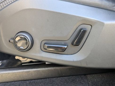 Used 2022 Volvo XC90 T6 Inscription w/ Climate Package image 21