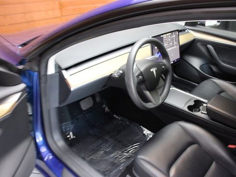 Used 2022 Tesla Model 3 Standard Range image 35