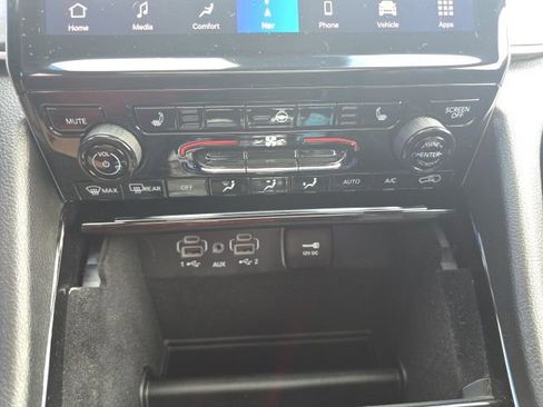 Used 2022 Jeep Grand Cherokee Limited AWD/4WD image 25