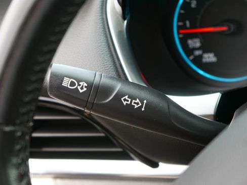 Used 2018 Chevrolet Traverse LT FWD image 19