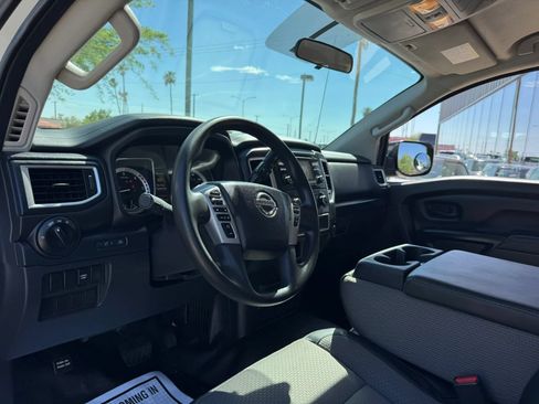 Used 2017 Nissan Titan S RWD image 18