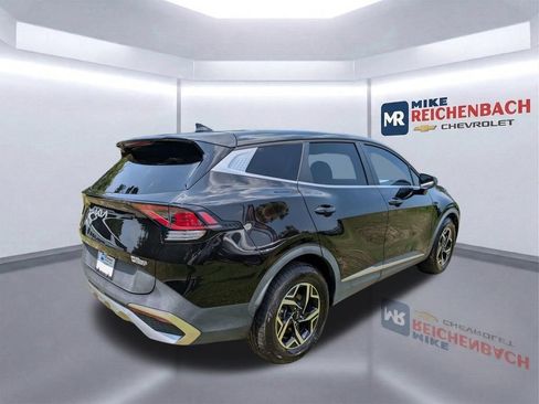 Used 2023 Kia Sportage LX FWD image 4