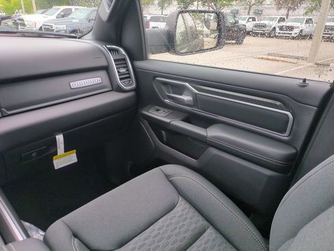 New 2026 RAM 1500 4x4 Crew Cab image 17