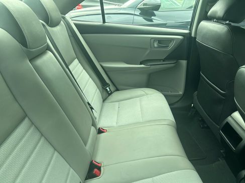 Used 2016 Toyota Camry SE FWD image 5