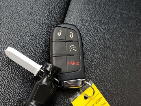 Used 2025 Jeep Compass Limited AWD/4WD image 28