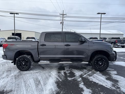 Used 2012 Toyota Tundra 4x4 CrewMax image 2