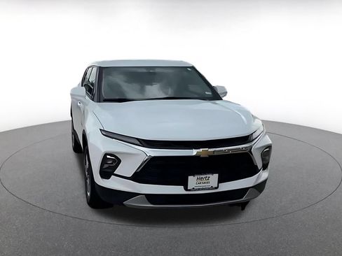 Used 2026 Chevrolet Blazer LT FWD image 4