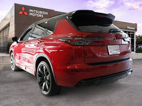 New 2026 Mitsubishi Outlander SEL Black Edition FWD image 4