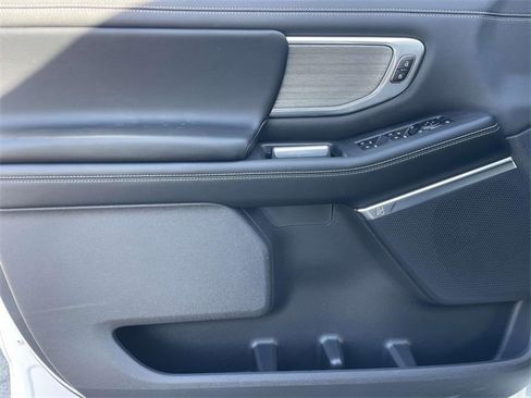 New 2025 Ford Expedition Max Platinum w/ Driver's Package image 18