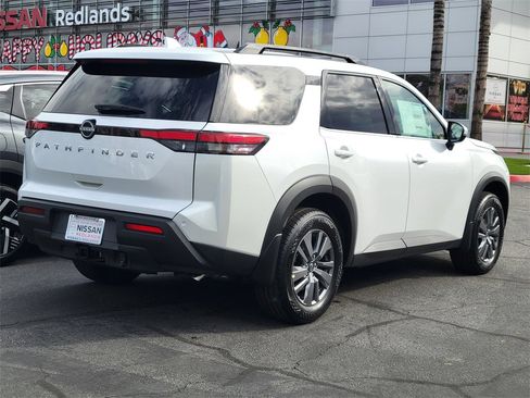 New 2025 Nissan Pathfinder SV w/ SV Premium Package image 2