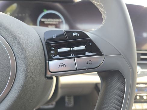 New 2025 Hyundai Elantra SEL image 19