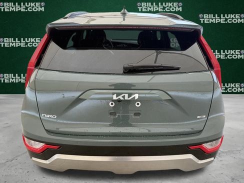 Used 2023 Kia Niro SX image 8