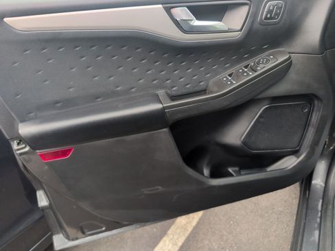 Used 2020 Ford Escape SEL image 11