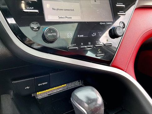 Used 2020 Toyota Camry XSE image 23