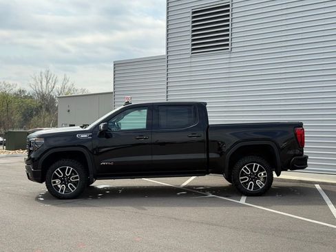 Used 2025 GMC Sierra 1500 AT4 w/ AT4 Premium Package image 14