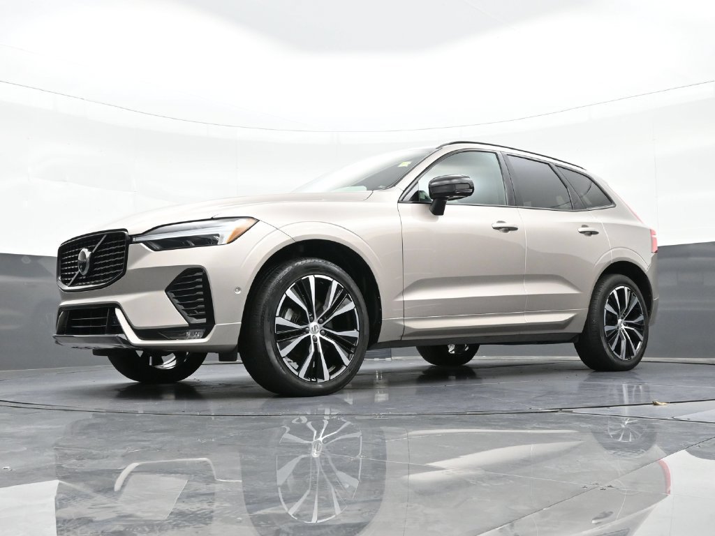 Certified 2024 Volvo XC60 B5 Plus AWD/4WD image 29