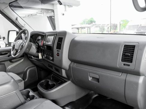 Used 2020 Nissan NV 2500 SV image 10