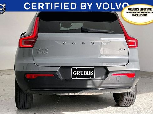 Used 2024 Volvo XC40 B5 Core image 7