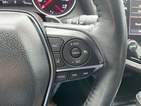 Used 2020 Toyota Camry XSE image 16