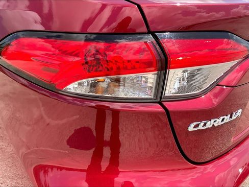 Used 2025 Toyota Corolla LE FWD image 28