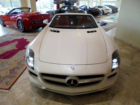 Used 2012 Mercedes-Benz SLS AMG Roadster image 4