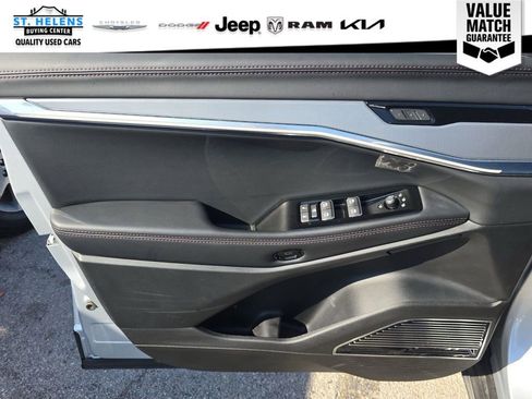 Used 2024 Jeep Wagoneer Limited AWD/4WD image 13