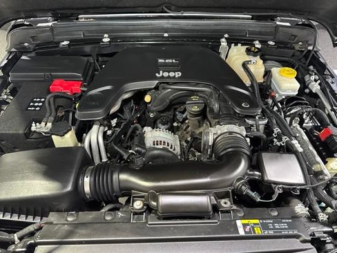 Used 2019 Jeep Wrangler Unlimited Sport S AWD/4WD image 6