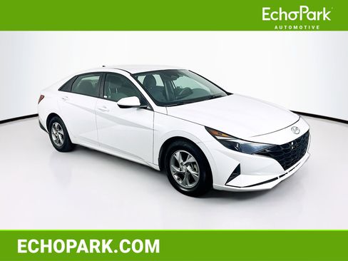 Used 2021 Hyundai Elantra SE image 1