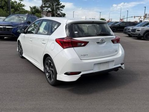 Used 2018 Toyota Corolla iM w/ Carpet Mat Package (TMS) FWD image 6