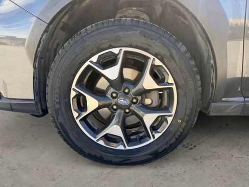 Used 2019 Subaru Crosstrek 2.0i AWD/4WD image 9