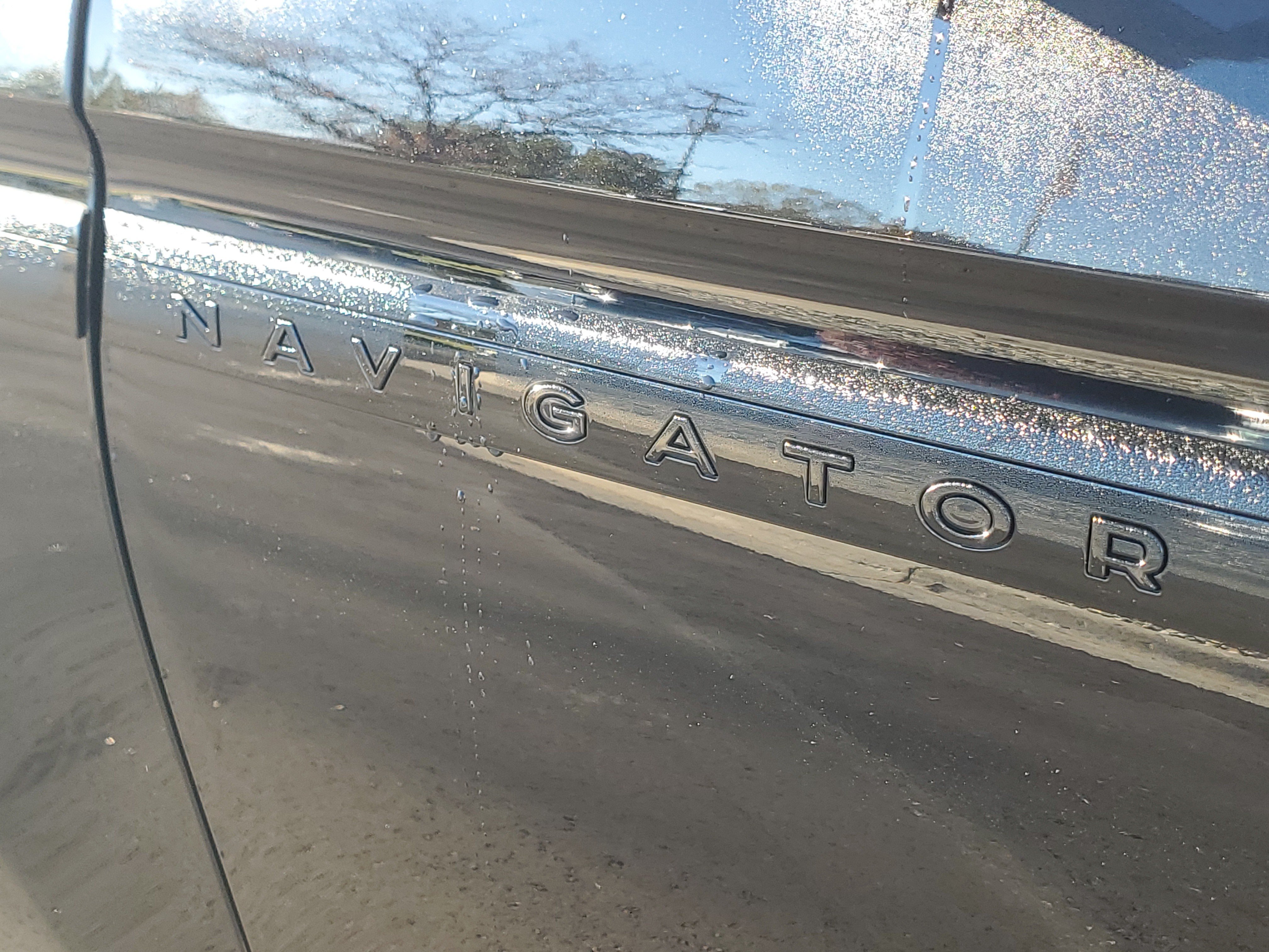 New 2026 Lincoln Navigator Reserve w/ Jet Appearance Package AWD/4WD image 7