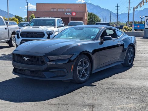Used 2025 Ford Mustang Coupe RWD image 9