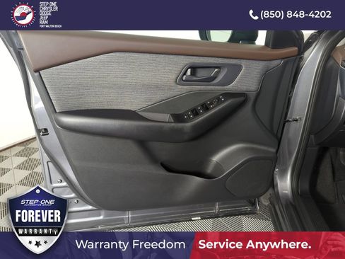 Used 2023 Nissan Rogue S FWD image 17