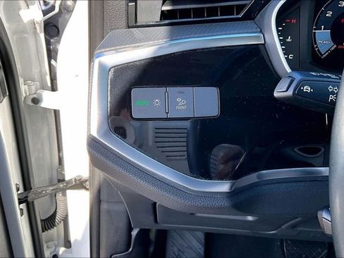 Used 2024 Audi Q3 2.0T Premium w/ Convenience Package image 25