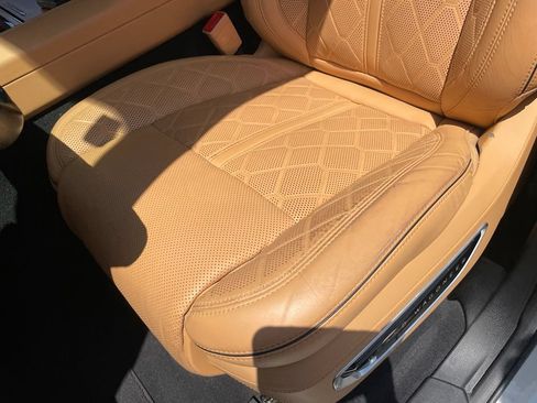 Used 2022 Jeep Grand Wagoneer Series III w/ Rear Seat Video Group 1 AWD/4WD image 24