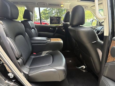 Used 2016 INFINITI QX80 4WD w/ Driver's Assistance Package image 22