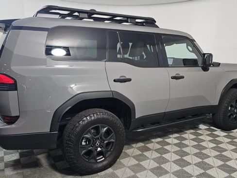 Used 2025 Lexus GX 550 w/ Accessory Package (32) image 2