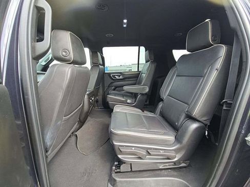 Used 2023 Chevrolet Suburban Premier image 11