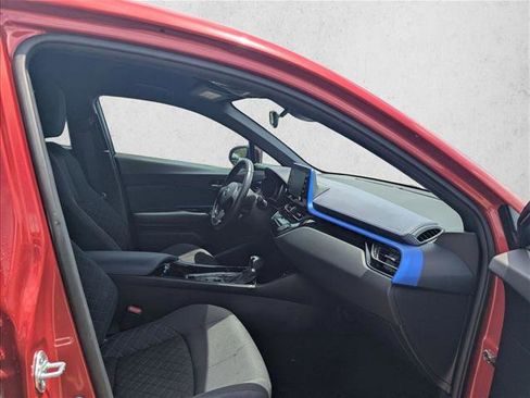 Used 2022 Toyota C-HR XLE FWD image 15