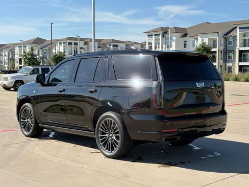 Used 2025 Cadillac Escalade Sport Platinum w/ LPO, Floor Liner Package AWD/4WD image 5