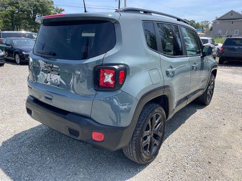 Used 2018 Jeep Renegade Altitude w/ UConnect 8.4 Nav Group AWD/4WD image 5