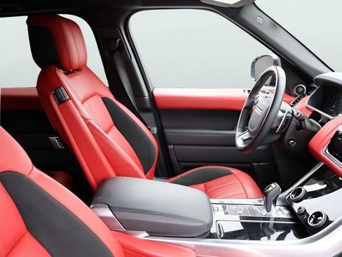 Used 2021 Land Rover Range Rover Sport HSE Dynamic image 9